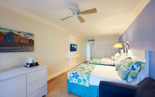 Coconut Bay Beach Resort & Spa-Two Bedroom Interconnecting Premium Ocean View Splash 2_8842